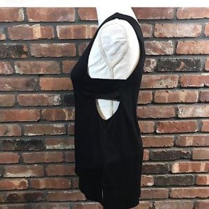 Black side cut out tank